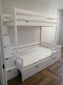 кровать детская двухъярусная с лесенкой комодом с увеличенным спальным местам из массива
